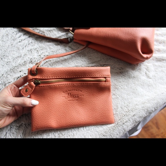 G.H. Bass reversible leather purse - Picture 5 of 7